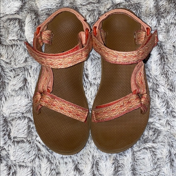 teva women's original universal sandal